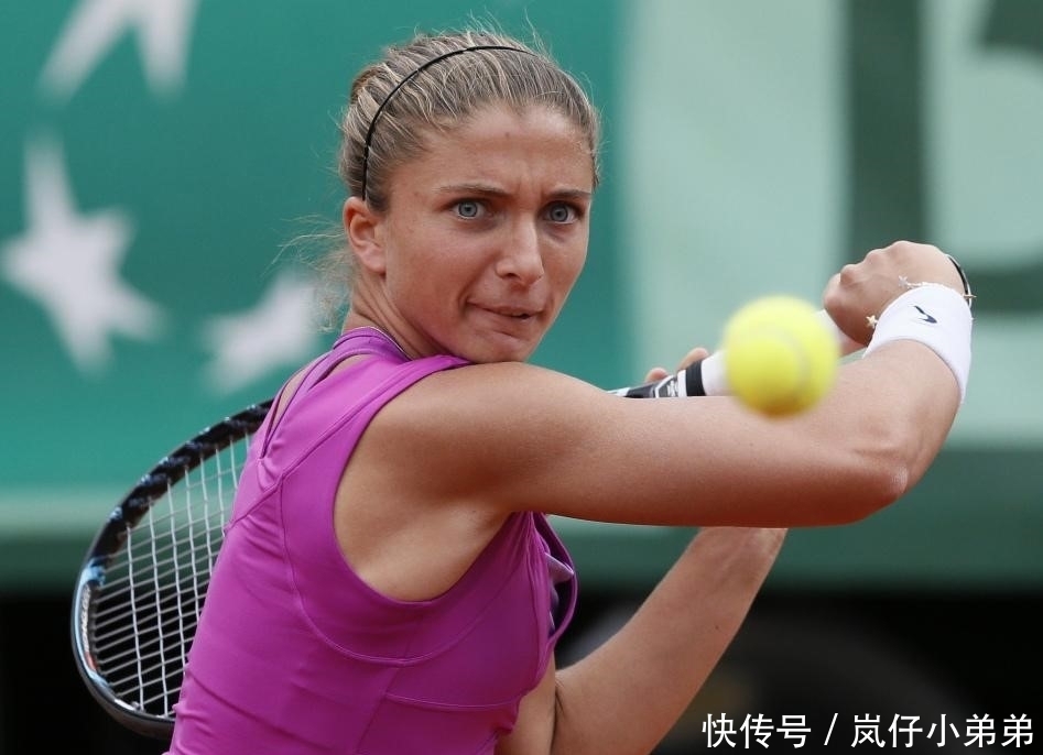 她的发球能 她的发球能